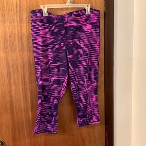 3/$10 🤑 Xersion Workout Capri Legging